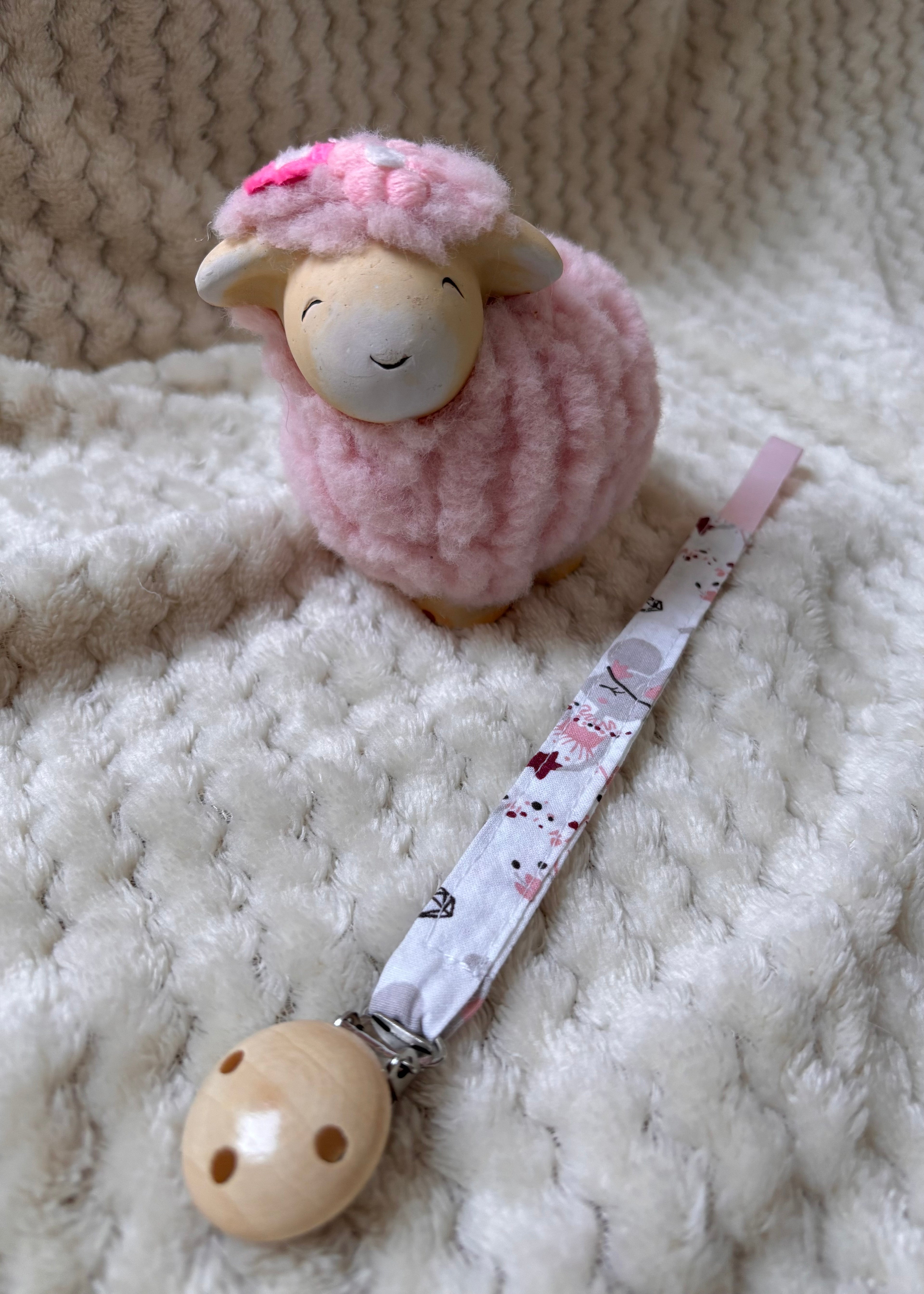 Attache tétine bébé fait main, accessoire pratique et sécurisé - "Ballet Céleste"