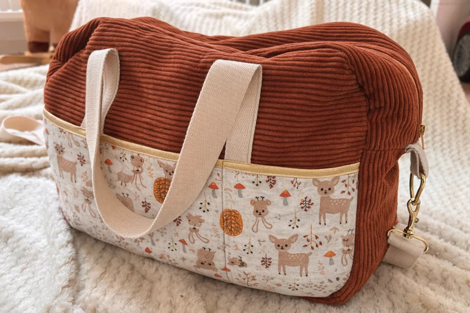 Sac à langer nomade léger fait main jeune maman