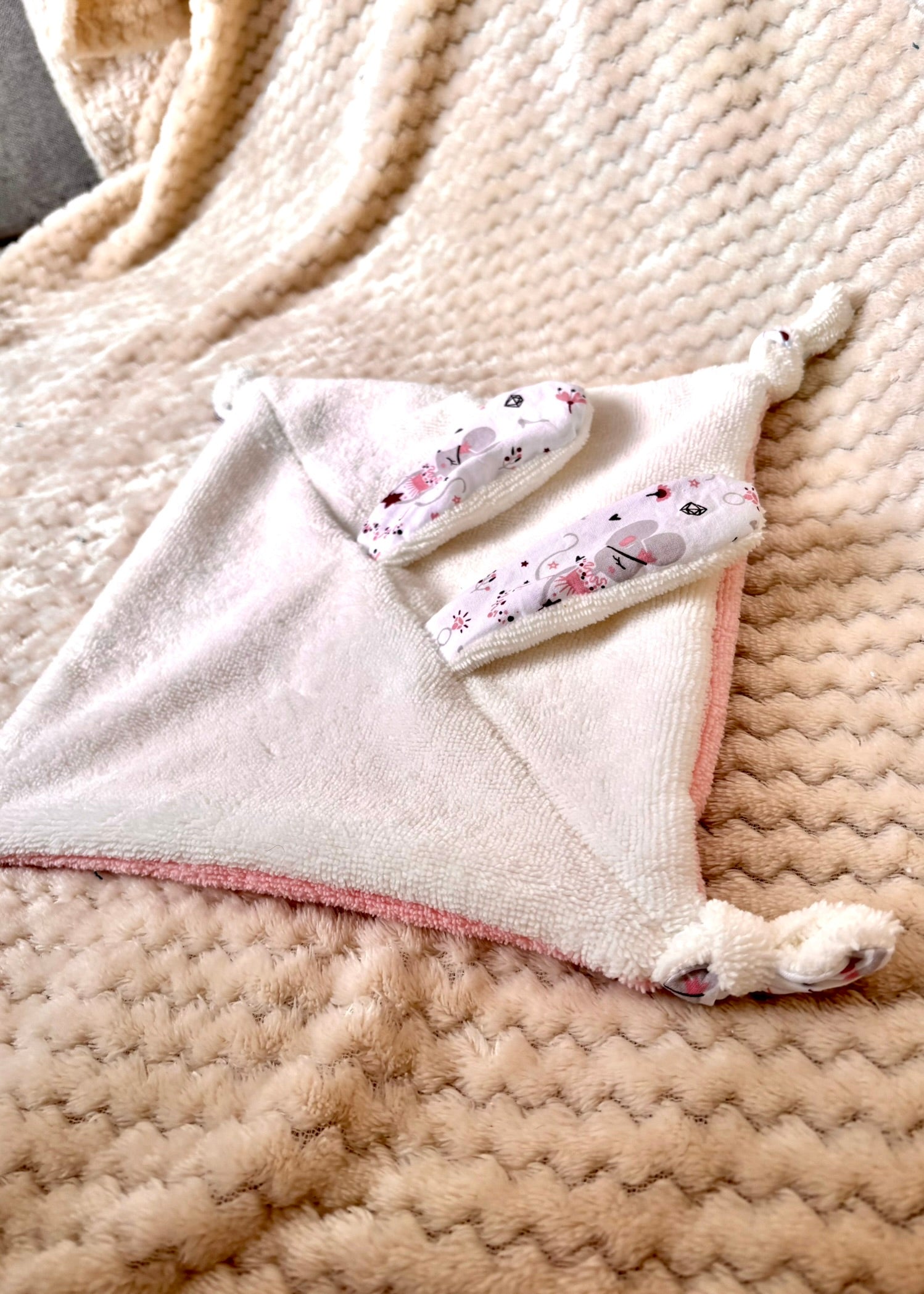 Doudou artisanal bébé, cadeau de naissance unique et fait main - "Ballet Céleste"