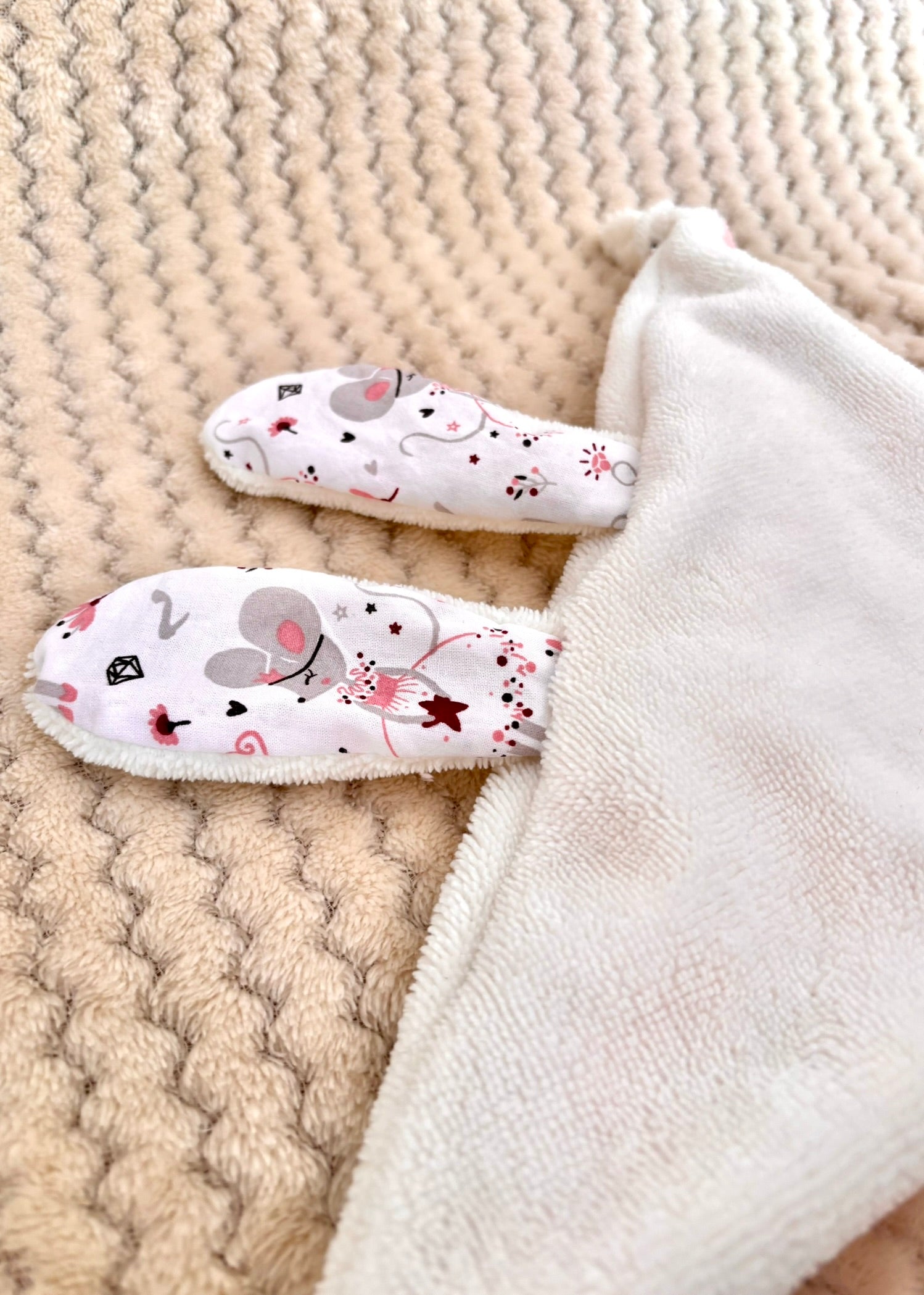 Doudou artisanal bébé, cadeau de naissance unique et fait main - "Ballet Céleste"