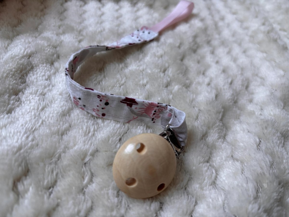 Attache tétine fait main collection Ballet Céleste