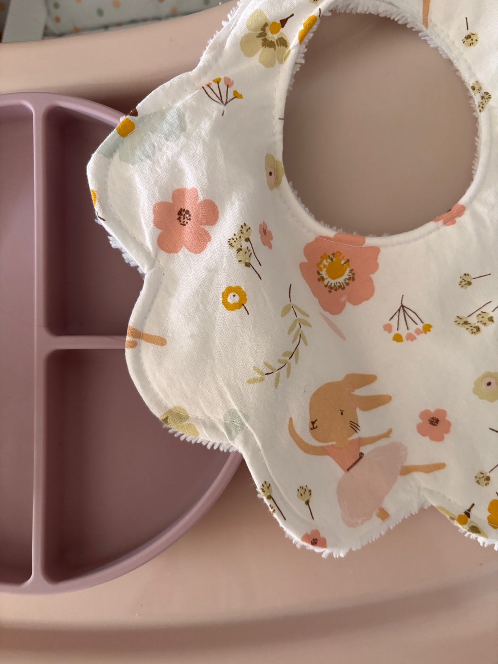 Bavoir fleur - Douceur printanière