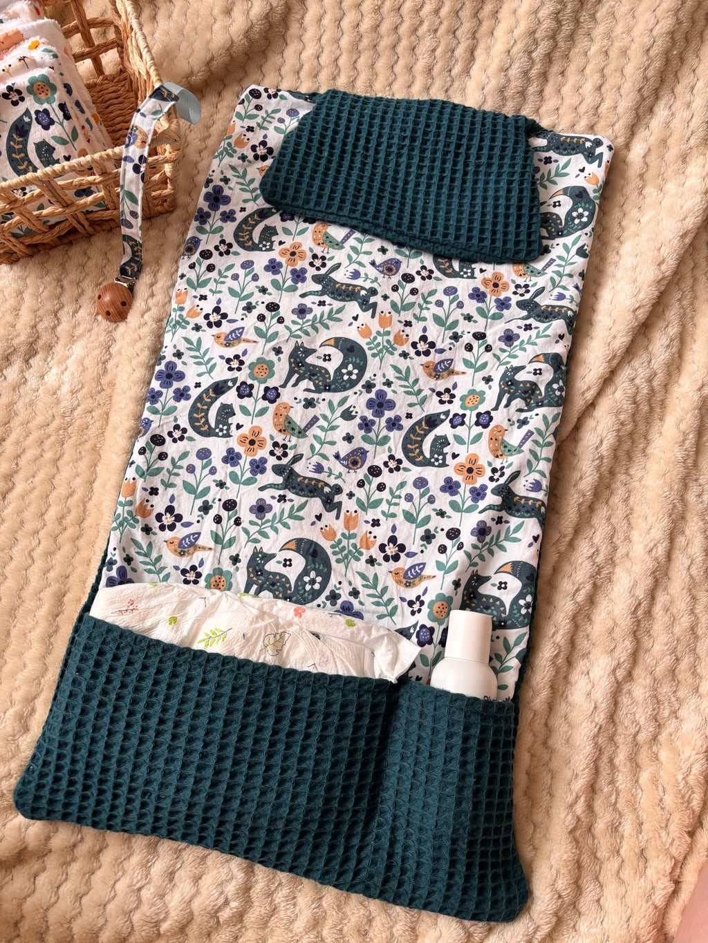 Tapis à langer nomade fait main "Forêt stellaire"