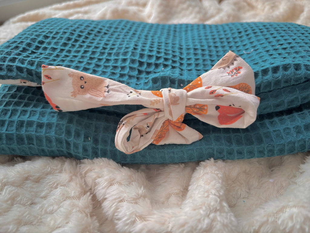 Tapis à langer nomade bébé fait main pratique pour le change – Un Monde Céleste