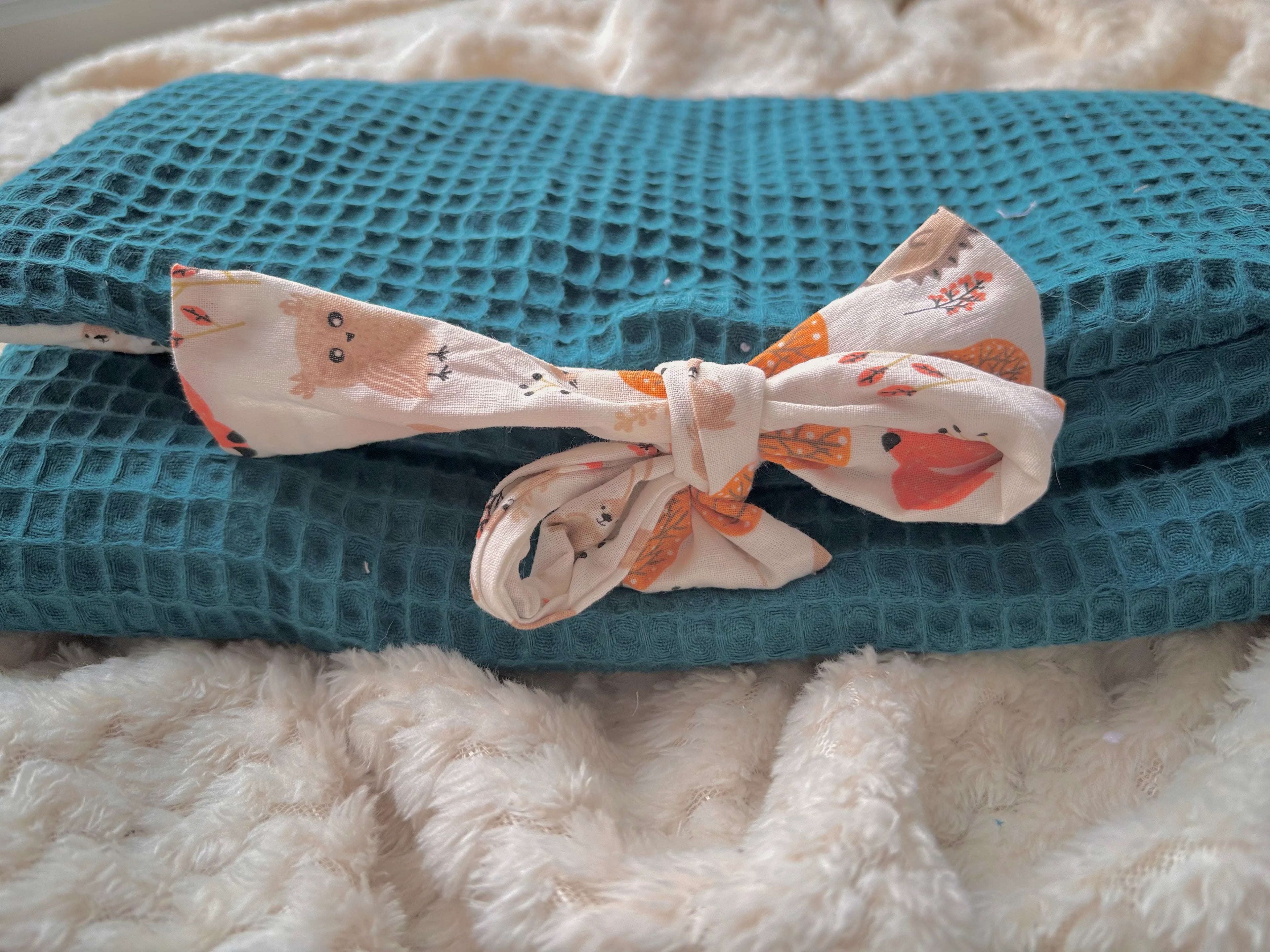 Tapis à langer nomade bébé fait main pratique pour le change – Un Monde Céleste