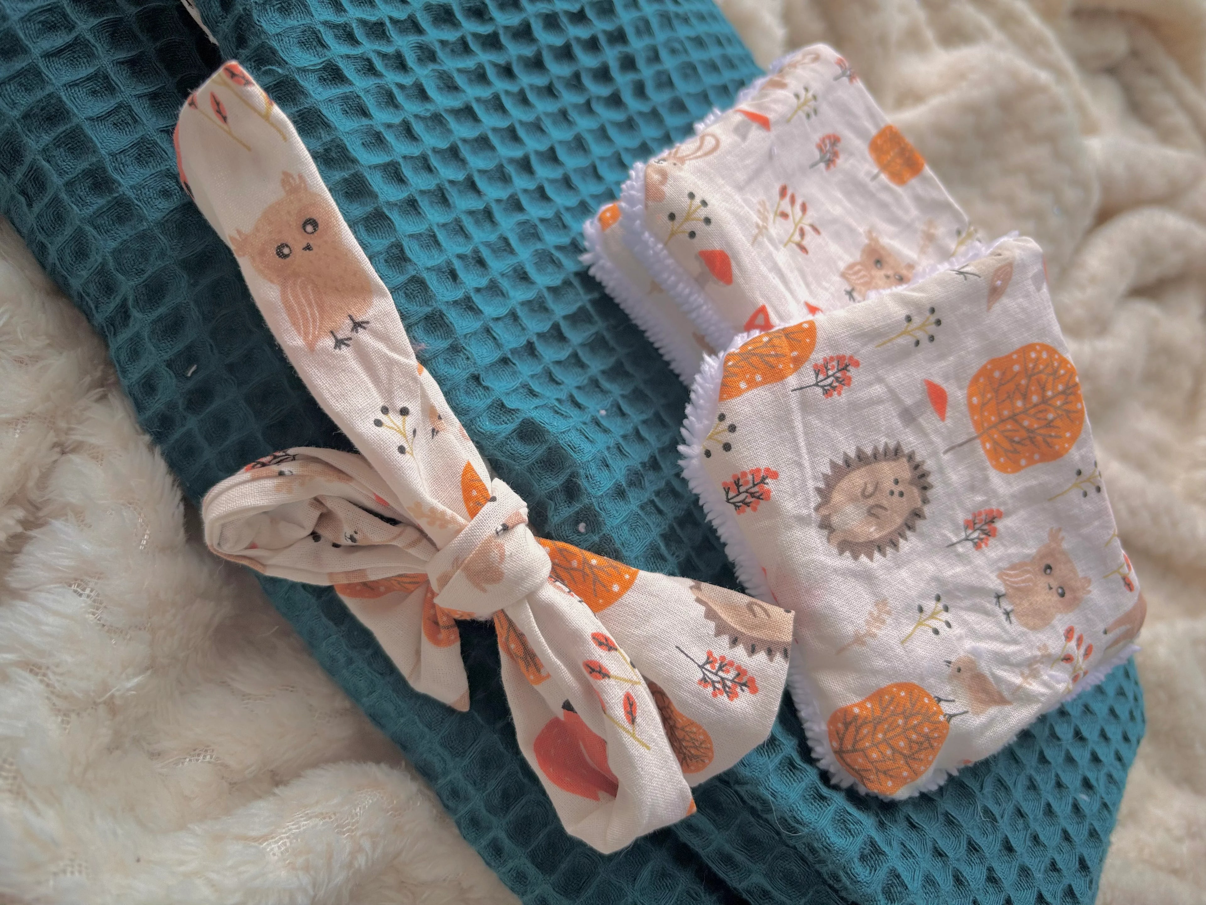 Tapis à langer bébé utilisé pour le change en extérieur - Un Monde Céleste